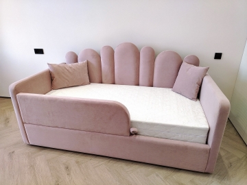 Мягкая детская кровать Shella